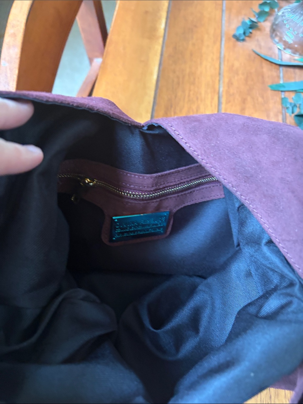 Genuine Leather Knot-Detail Shoulder Bag in Wine - Picture 6 of 8